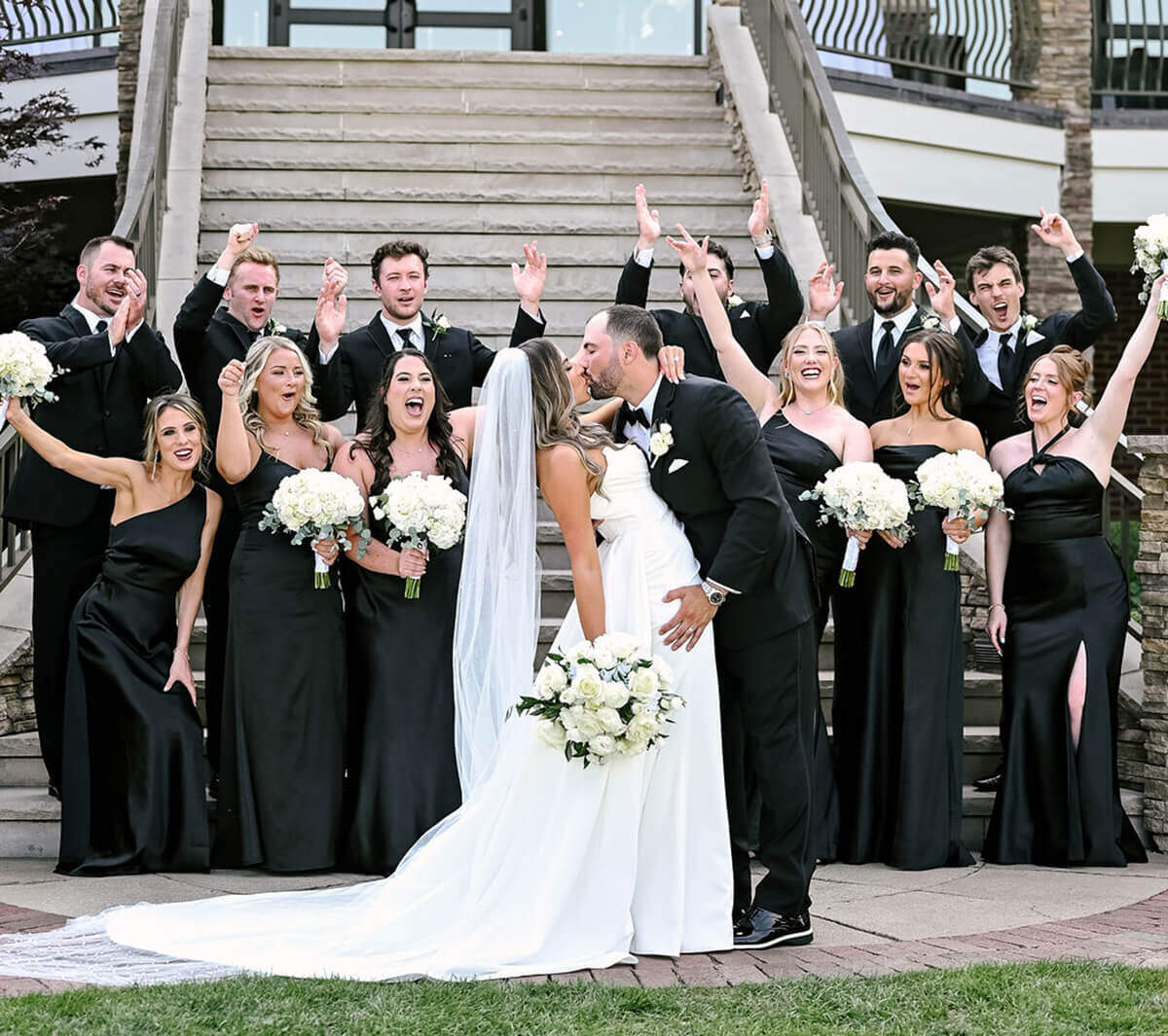 Bridal-Party-on-stairs